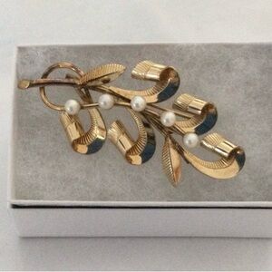 Vintage Pin Real Pearls marked /20 12 KTG